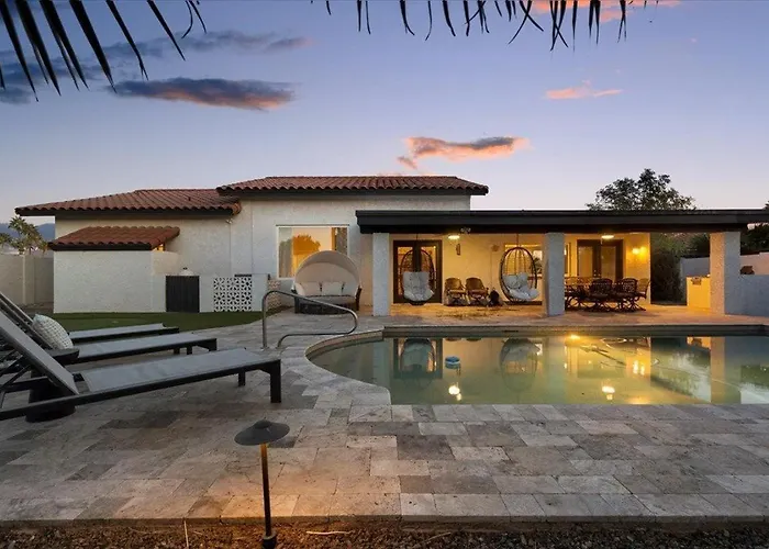 Beverly Charm- Private Pool - Mini Golf - Games *